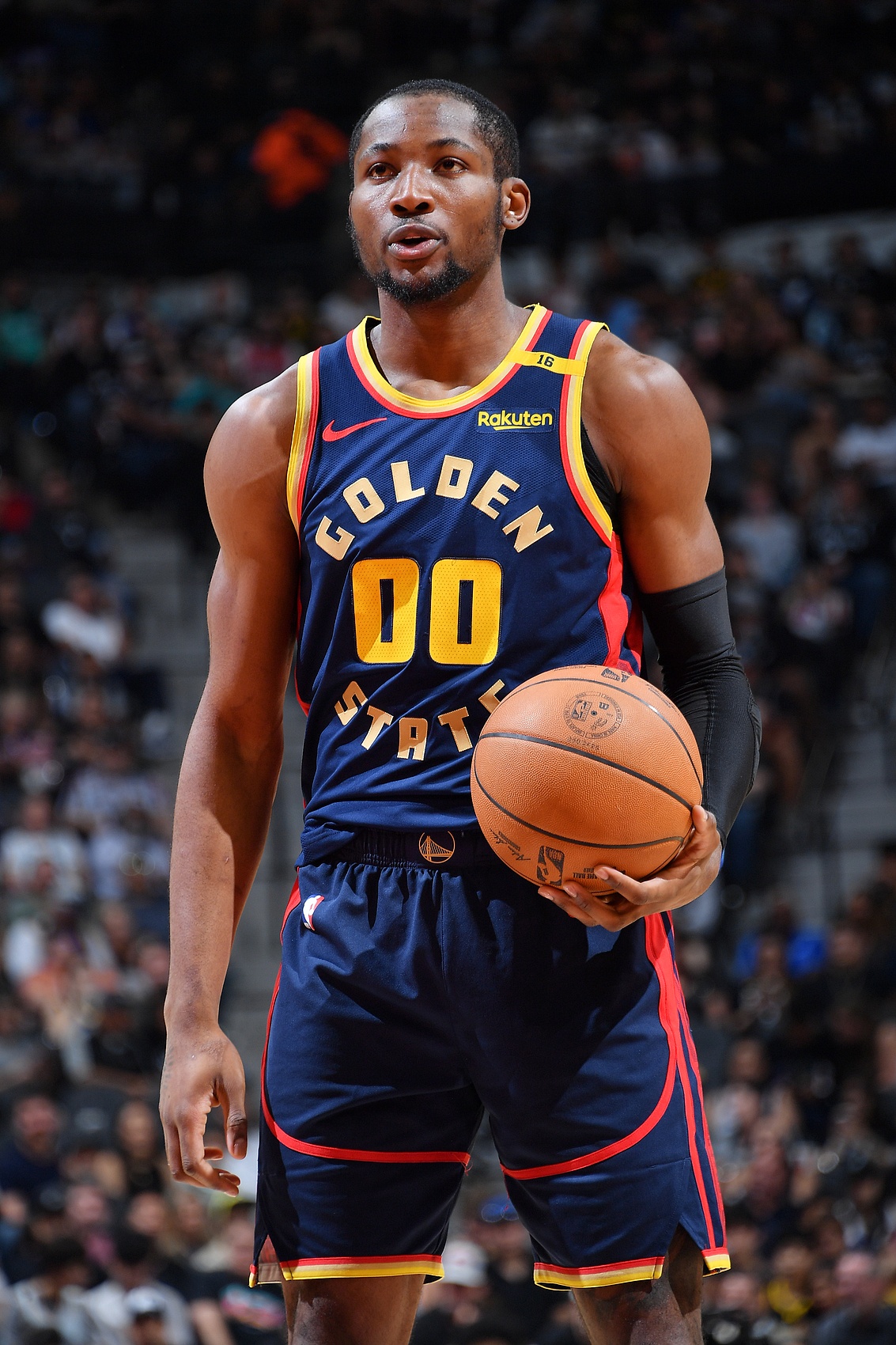 美记：鹈鹕无意库明加 目前他潜在下家包括湖人&amp;国王&amp;独行侠&amp;老鹰